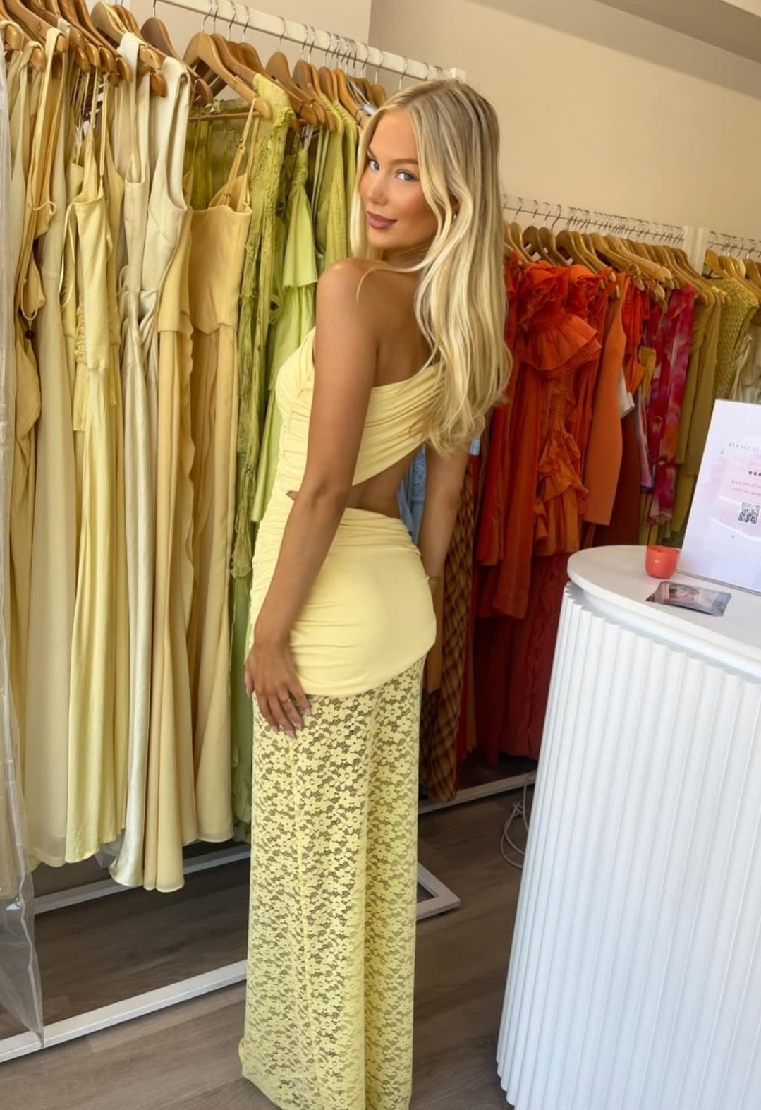 Hire DECONDUARTE Paradiso Lace Maxi Dress in Baby Yellow – SUSTAINABLY. The  Dress Hire