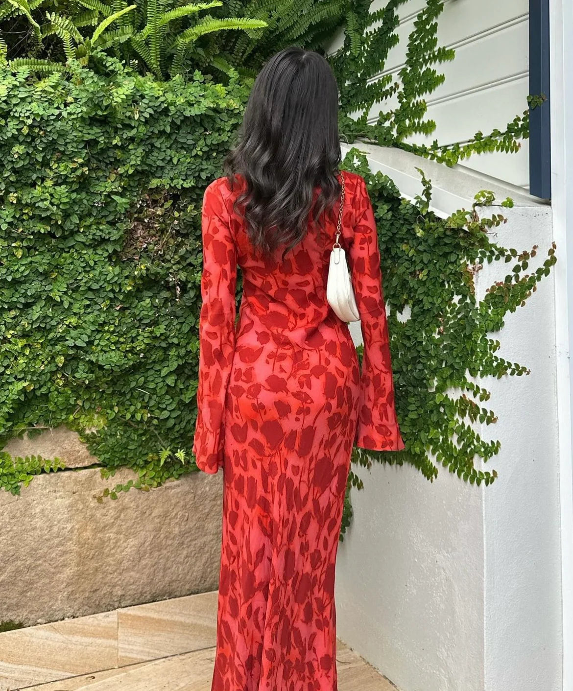 Hire REALISATION PAR The Gia Long Sleeve Maxi Dress in Havana Red SUSTAINABLY. The Dress Hire Hire REALISATION PAR The Gia Long Sleeve Maxi Dress in Havana Red SUSTAINABLY. The Dress Hire