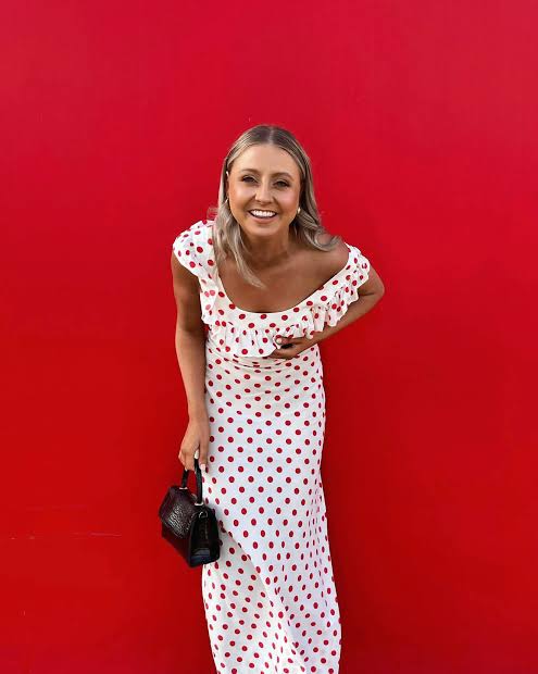 Hire REALISATION PAR The Claudia Maxi Dress in Super Dot White Red –  SUSTAINABLY. The Dress Hire