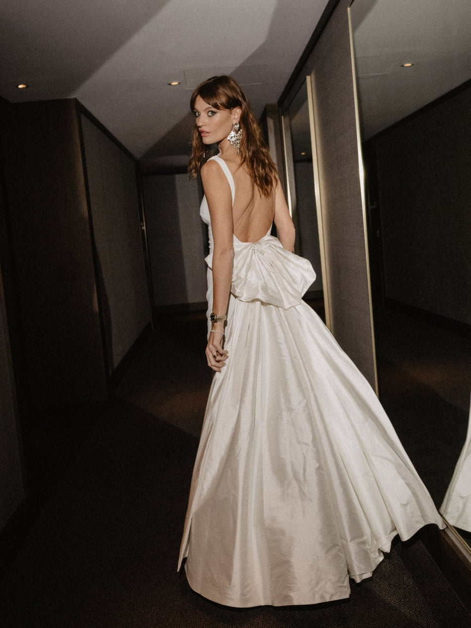 Hire EFFIE KATS Christal Gown in Ivory White